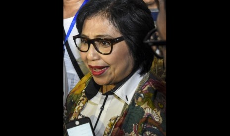  Irma Suryani Chaniago 