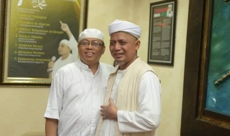 Irwan Kelana dan Ustaz Arifin Ilham.