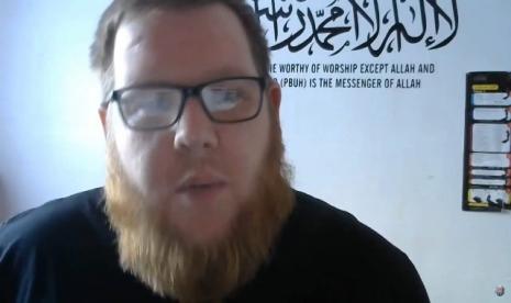 Isa Chris Skellorn. Mualaf Chris Skellorn bersyahadat usai menemukan kebenaran Islam 