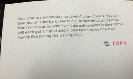  Isi surat kaleng bernada ancaman penyiraman air keras kepada pemuda Indonesia di Kensington, Sydney yang diterima KJRI Sydney, Selasa (19/5) sore.