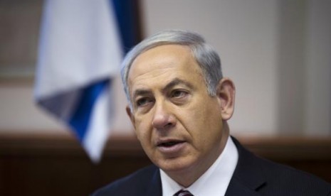 Israel's Prime Minister Benjamin Netanyahu attends the weekly cabinet meeting in Jerusalem January 26, 2014.