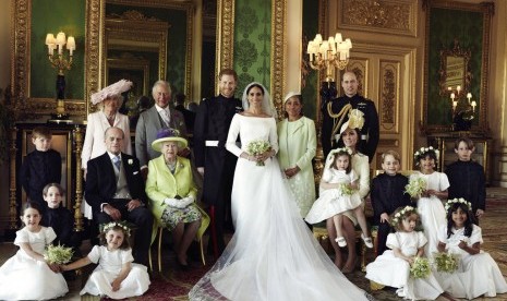 Istana Kensington merilis foto Royal Wedding Pangeran Harry dan Meghan Markle yang terbaru. Foto menunjukkan seluruh keluarga inti dari kedua sisi pengantin.