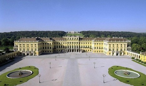 Istana Schonbrunn Vienna