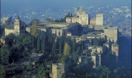 Istana Alhambra di Granada Spanyol. Peradaban Islam di Spanyol menorehkan kegemilangan dalam sejarah 