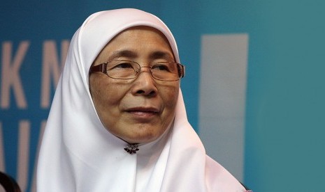 Istri Anwar Ibrahim, Wan Azizah.