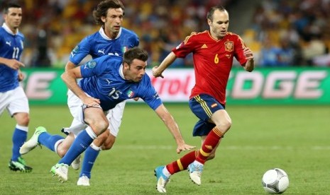 Italia vs Spanyol pada Piala Eropa 2012.