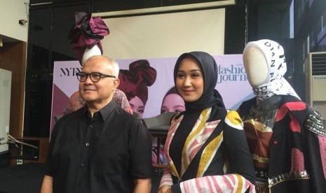 Itang Yunasz dan Dian Pelangi, dua desainer Indonesia yang baru tampil di New York Fashion Week awal Februari 2019.