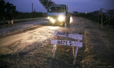 Jalur Selatan Jawa Tengah antara Banyumas dan Yogyakarta masih banyak perbaikan jalan