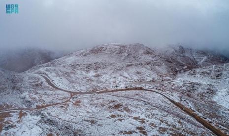 Jabal Al-Lawz Arab Saudi Diselimuti salju. Suhu Kota di Arab Saudi Ini Capai Nol Derajat Celsius