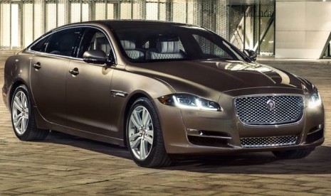 Jaguar XJ.