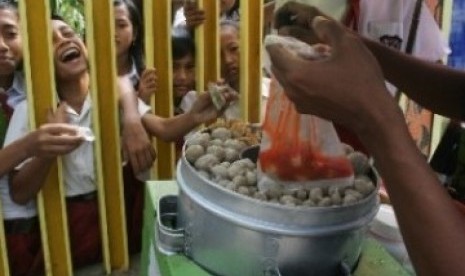 SD Muhammadiyah Condongcatur, Kecamatan Depok, Kabupaten Sleman mewakili Daerah Istimewa Yogyakarta (DIY) dalam Lomba Sekolah Pangan Aman Nasional. Foto jajanan sekolah (Ilustrasi).