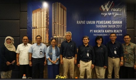 Jajaran direksi dan komisaris Waskita Realty berfoto bersama usai RUPS