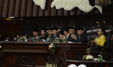 Jajaran petinggi DPR dan DPD dalam sidang paripurna DPR, Selasa (16/8).