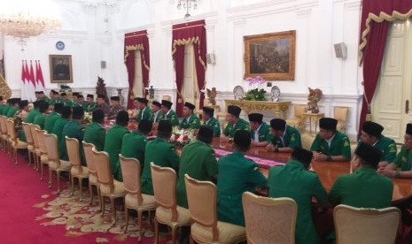 Jajaran pimpinan GP Ansor menemui Presiden Jokowi di Istana Merdeka, Jumat (11/1). 