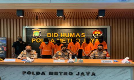 Jajaran Polres Metro Bekasi Kota telah menangkap lima pelaku begal terhadap anggota Brimob, Aipda Edi Santoso. 