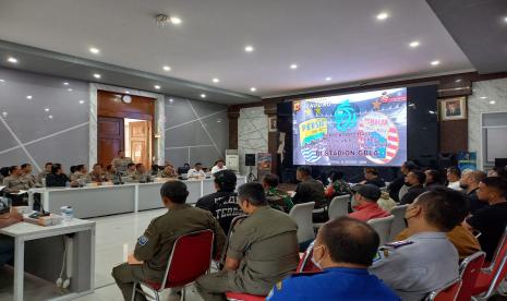 Jajaran Polrestabes Bandung bersama Pemkot Bandung dan PT Persib Bandung Bermartabat melakukan rapat persiapan laga tunda Persib melawan Persija di Stadion GBLA pada tanggal 11 Januari tahun 2023 di Mapolrestabes Bandung, Kamis (5/1/2023).