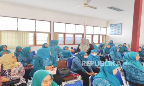 Jajaran Satresnarkoba Polres Indramayu menggelar sosialisasi pencegahan penyalahgunaan, pemberantasan, dan peredaran gelap narkotika (P4GN), Jumat (13/12/2024). 