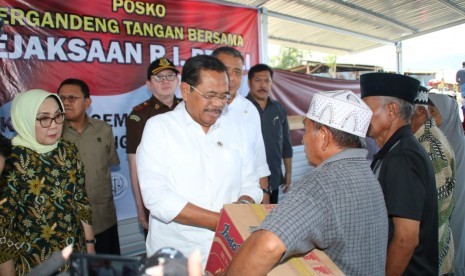 Jaksa Agung HM. Prasetyo melakukan kunjunga kerja ke Sulawesi Tengah, Senin (22/10), untuk meninjau pelayanan bantuan kemanusiaan korban bencana alam Palu- Donggala.