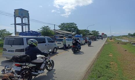 Jalan Larangan arah Brebes, Jawa Tengah macet total di arus mudik Lebaran 2024, Sabtu (6/4/2024). 