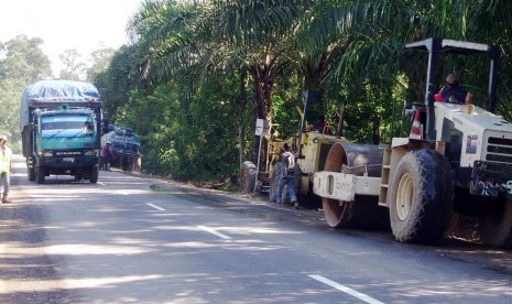    Jalan lintas Sumatera (Jalinsum) ruas Lahat-Tebing Tinggi di Provinsi Sumatera Selatan (Sumsel).