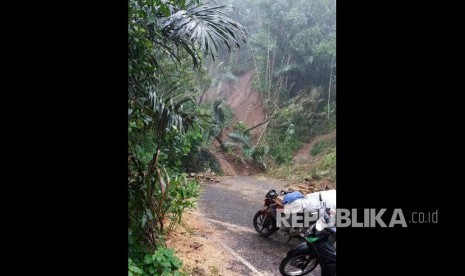 Jalan penghubung terputus. (Ilustrasi)