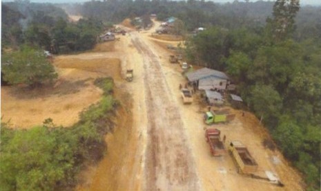 Jalan perbatasan di Kalimantan