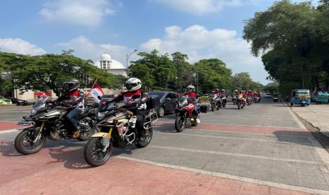 Jalan raya tidak hanya diisi oleh baragam jenis kendaraan, sifat dan karakter pengendara semakin membuat jalan raya sebagai tempat yang penuh potensi kecelakaan