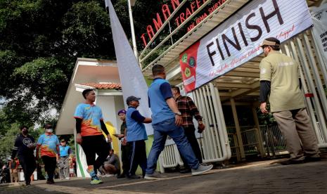 Jalan santai dalam rangka memperingati Dies Natalis ke-62 Unpas.