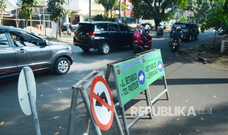 Jalan Sukajadi menjadi satu arah dalam uji coba rekayasa lalu lintas, di Kota Bandung (foto ilustrasi). Jalur satu arah Sukajadi-Cipaganti akan dijadikan permanen.