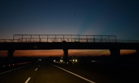 Jalan tol Cipali minim rambu lalu lintas.