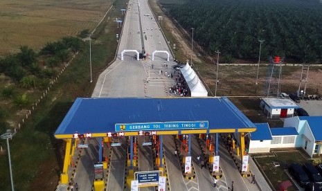 Jalan tol di Gerbang tol Tebing Tinggi - Sei Rampah siap dioperasikan, Sumatera Utara, Ahad (24/3/2019).