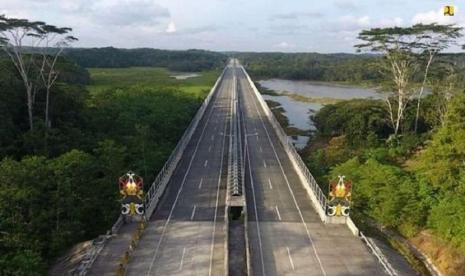 Jalan Tol Balikpapan-Samarinda.