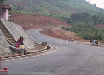 Jalan Lingkar Nagreg yang masih ditutup