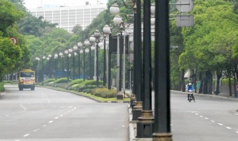 Jalanan Jakarta yang lengang saat tanggal merah.