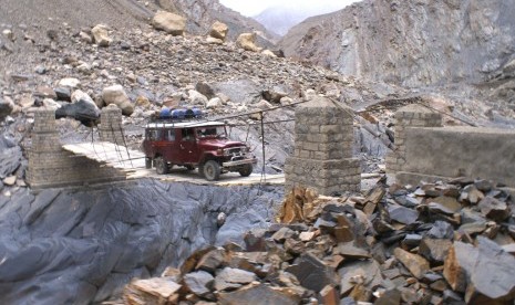 Jalanan menuju desa Shimshal di perbasan China-Pakistan.