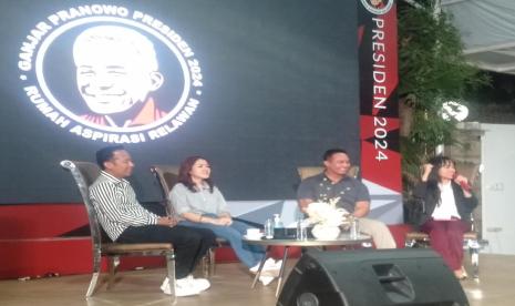 Jalannya diskusi di di Rumah Aspirasi Ganjar Pranowo Presiden 2024 sekaligus sekretariat Tim Koordinasi Relawan Pemenangan Pilpres PDI Perjuangan (TKRPP), Jl. Pangeran Diponegoro 72,  Menteng, Kota Jakarta Pusat, Rabu (20/9/23) malam.