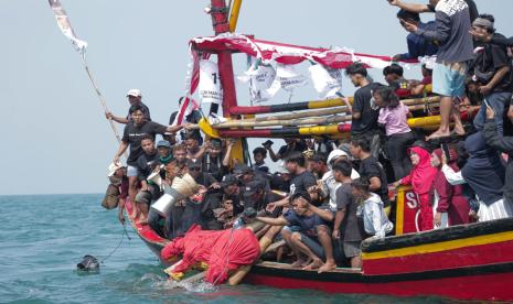 Jalannya kegiatan pesta Laut Carita di Banten. 