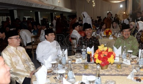 Jalin Silaturahim dengan Buka Puasa. (dari kiri) Ketua MPR Zulkifli Hasan, Ketua DPR RI Setya Novanto, Presiden RI Joko Widodo, dan Wakil Presiden Jusuf Kalla saat buka puasa bersama di kediaman dinas Ketua DPR, Jalan Widya Chandra, Jakarta Selatan, Selasa