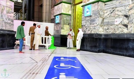 Jalur kursi roda untuk disabilitas di Masjid al-Haram