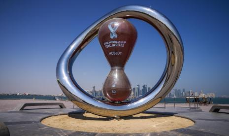  Jam Hitung Mundur Piala Dunia FIFA resmi di corniche Doha, menghadap ke cakrawala Doha, Qatar (ilustrasi), Iran berikap represif terhadap pengunjuk rasa pascawafatnya Mahsa Amini  Rabu, 19 Oktober 2022.