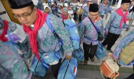 Jamaah calon haji kloter pertama embarkasi Jakarta.