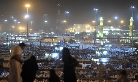 Jamaah haji bermalam di Muzdalifah, Makkah, Arab Saudi.