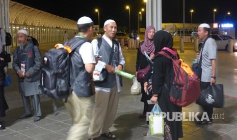 China Larang Haji dan Umroh Secara Mandiri. Jamaah haji China.