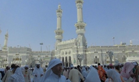 Jamaah haji dari berbagai memenuhi Masjidil Haram, Makkah. 