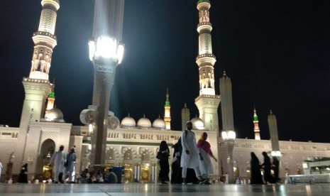 Jamaah haji di dalam areal Masjid Nabawi