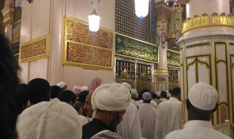 Jamaah haji di Raudhah yang terdapat di dalam Masjid Nabawi, Madinah.