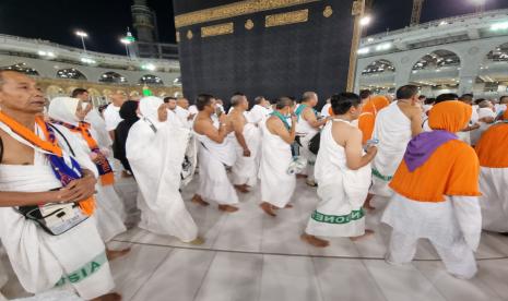 Jamaah haji Indonesia gelombang pertama mulai melaksanakan umroh di Masjidil Haram, Makkah, Senin (13/6/2022).