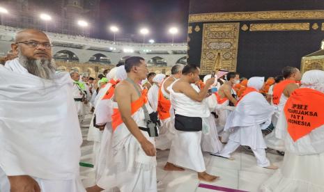 Ilustrasi. Jamaah haji Indonesia gelombang pertama mulai melaksanakan umrah di Masjidil Haram, Makkah, Senin (13/6/2022). Hingga Hari Ini Tercatat 67 Jamaah Haji Wafat