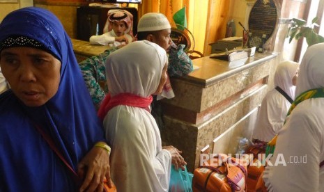 Jamaah haji Indonesia kloter Lombok (LOP) 10 di Hotel Al Wada menjadi kloter terakhir yang diberangkatkan dari Madinah ke Tanah Air, Kamis (5/10). 