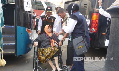 Jamaah haji Indonesia kloter Lombok (LOP) 10 di Hotel Al Wada menjadi kloter terakhir yang diberangkatkan dari Madinah ke Tanah Air, Kamis (5/10). 